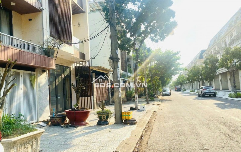 Nhà 3 tầng mới 99% TRUNG TÂM ĐÀ NẴNG - giá gần 8tỷ - 100m2